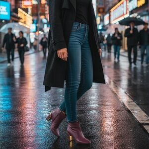 CHLOE Burgundy Leather Gold Shoes. Made In Italy